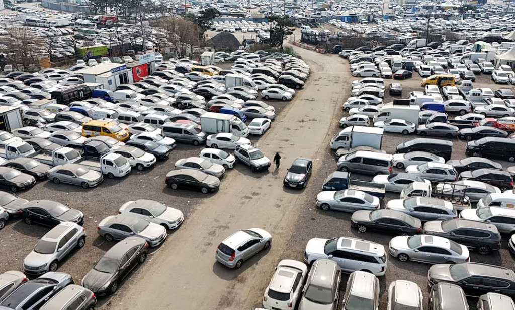 Σρι Λάνκα: Χιλιάδες μεταχειρισμένα οχήματα έχουν εγκλωβιστεί λόγω του πολέμου στο Ιράν