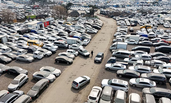 Σρι Λάνκα: Χιλιάδες μεταχειρισμένα οχήματα έχουν εγκλωβιστεί λόγω του πολέμου στο Ιράν