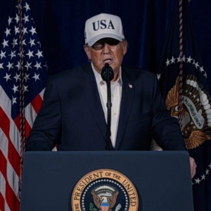 Τραμπ: Τα βάζει ξανά με την Βρετανία