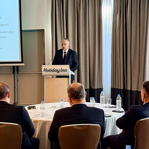 Τάκης Θεοδωρικάκος: «Στηρίζουμε με σχέδιο και αποτελέσματα τη βιομηχανία αλουμινίου»