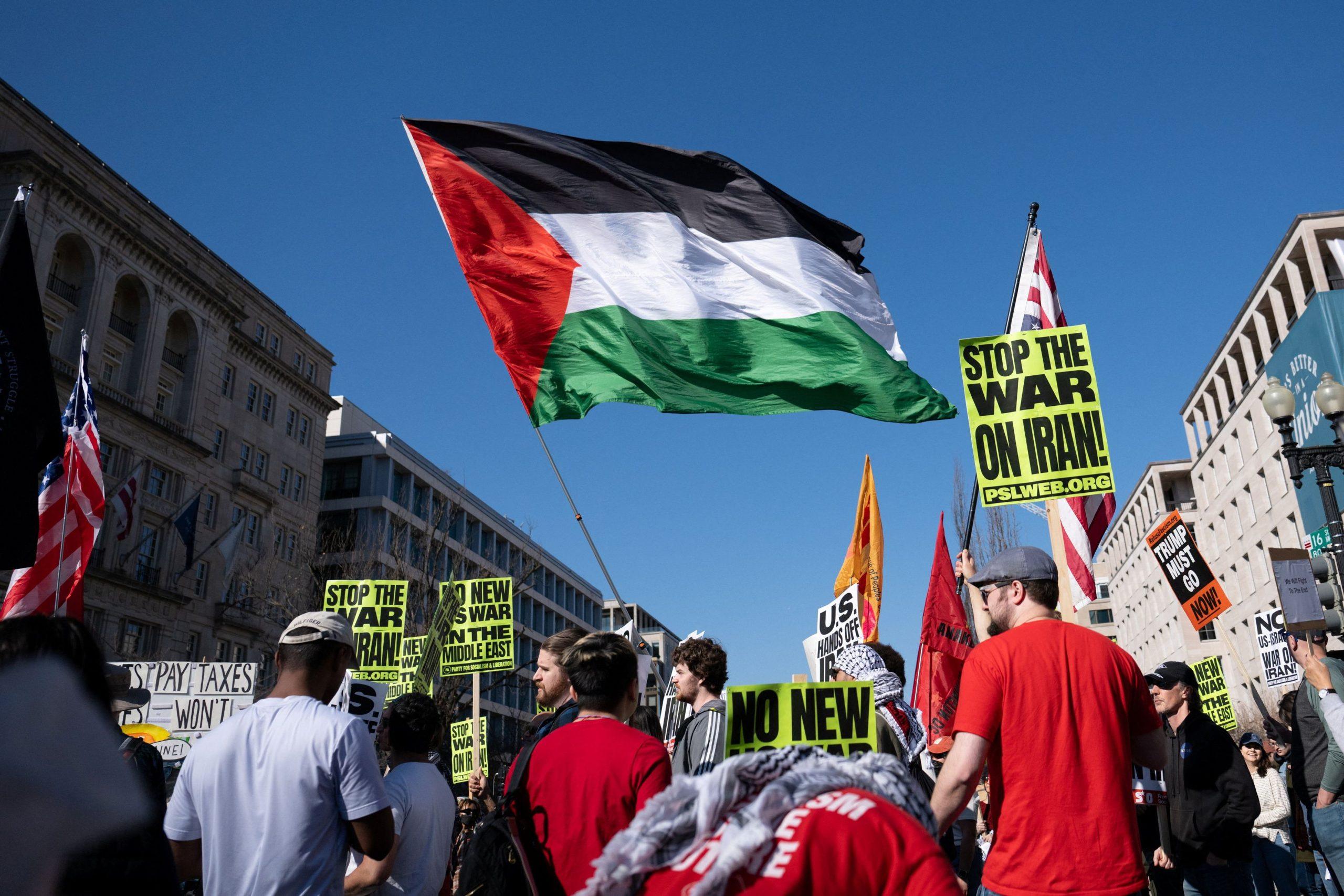 ΗΠΑ: Μόλις 1 στους 4 Αμερικανούς υποστηρίζει τις επιθέσεις στο Ιράν