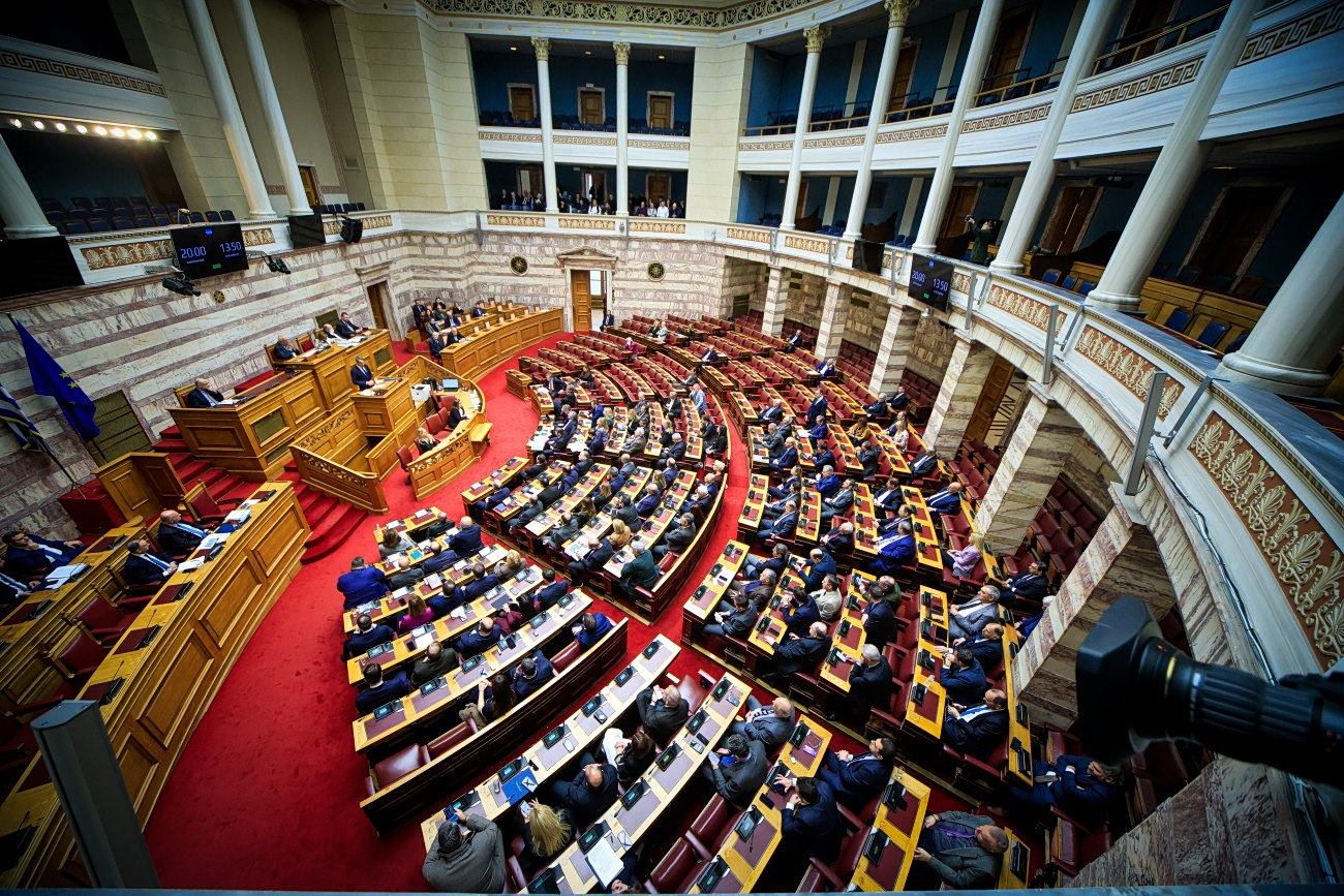 Ενημέρωση για τις εξελίξεις στη Μέση Ανατολή και Κύπρο ζητούν τα κόμματα στη Βουλή