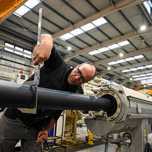 ΔΥΠΑ – ΕΤΒΑ ΒΙΠΕ: Κατάρτιση για 25.000 ανέργους σε σύνδεση στις ανάγκες της βιομηχανίας