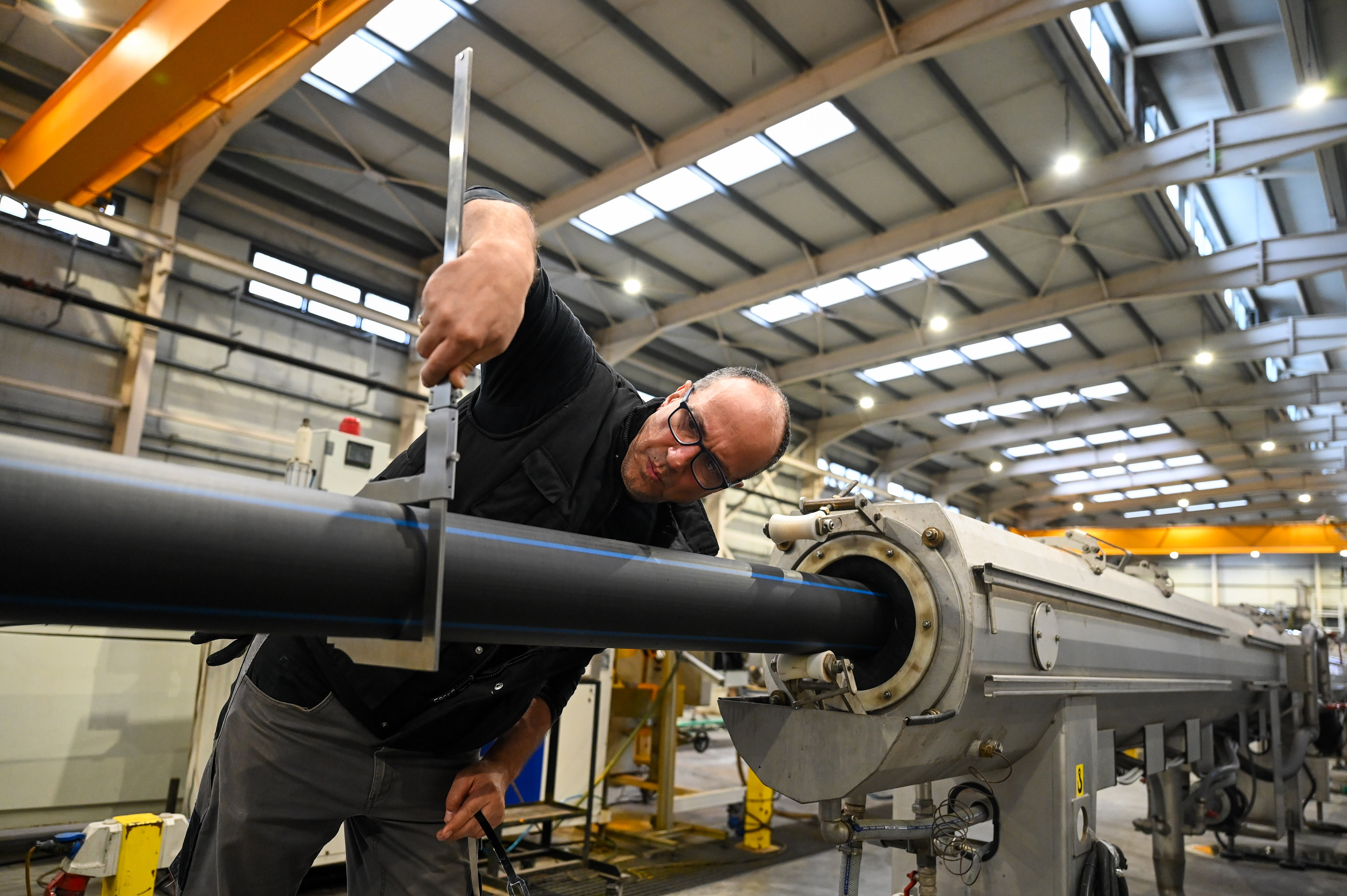 ΔΥΠΑ – ΕΤΒΑ ΒΙΠΕ: Κατάρτιση για 25.000 ανέργους σε σύνδεση στις ανάγκες της βιομηχανίας