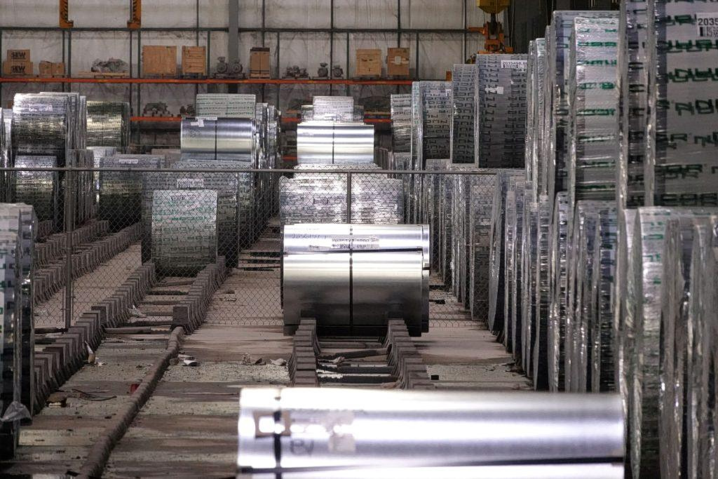 ΕΕ: Διπλασιάζει τους τελωνειακούς δασμούς στον εισαγόμενο χάλυβα