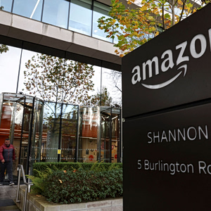 Amazon: Πώς φέρεται να χειραγωγούσε τις τιμές σε Walmart και Target