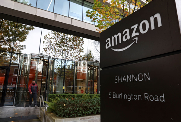 Amazon: Πώς φέρεται να χειραγωγούσε τις τιμές σε Walmart και Target