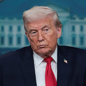 Τραμπ: Το Ιράν θέλει απεγνωσμένα να κάνει συμφωνία