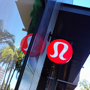 Lululemon: Έρευνα για τοξικές ουσίες στα αθλητικά ρούχα
