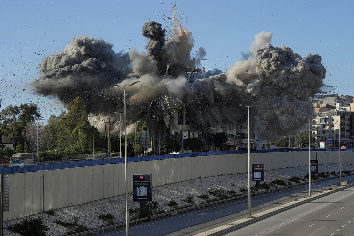 Αναφορές για νέα πυραυλική επίθεση των Χούθι στο Ισραήλ – Eπίθεση με drones στο διεθνές αεροδρόμιο του Κουβέιτ