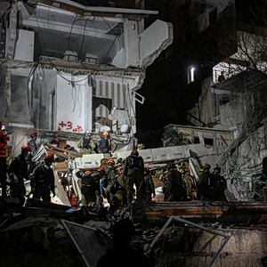 Τουλάχιστον 13 νεκροί από αεροπορικά πλήγματα στην Τεχεράνη