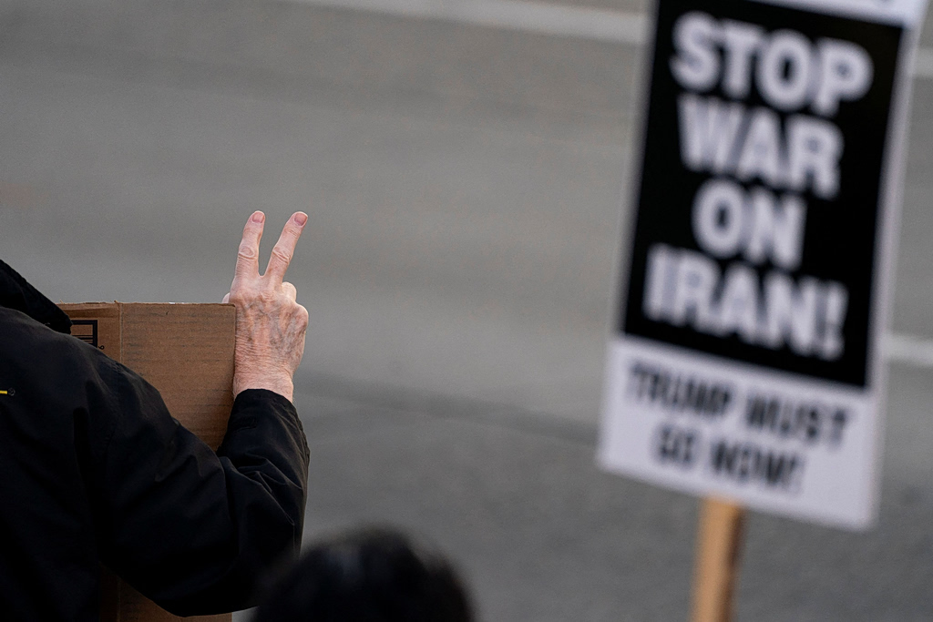 Στα παρά πέντε εκεχειρία δύο εβδομάδων σε ΗΠΑ και Ιράν