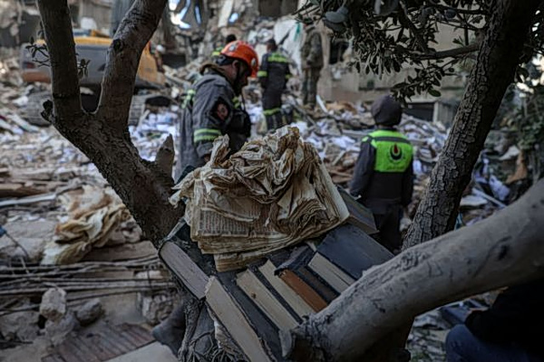 Το Ισραήλ συνεχίζει να σφυροκοπά τον Λίβανο