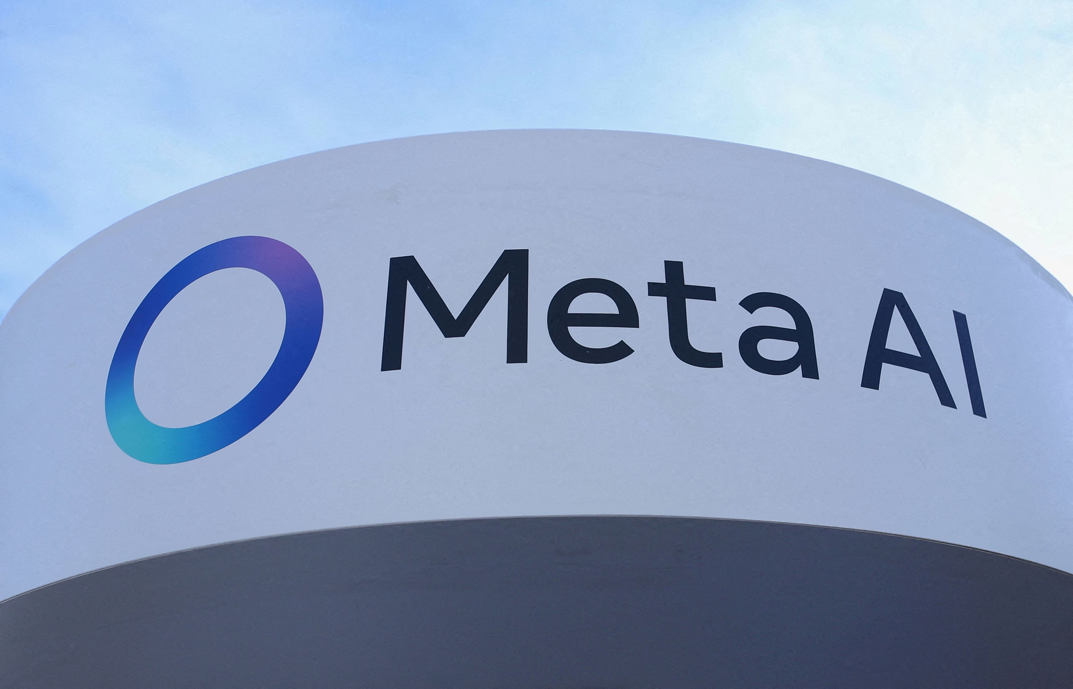 Meta: Αναβάλλει πάλι την κυκλοφορία του νέου μοντέλου τεχνητής νοημοσύνης για προγραμματιστές