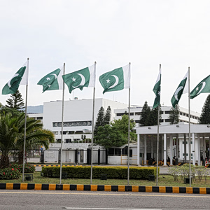 Συνομιλίες ΗΠΑ και Ιράν σε κλίμα αμοιβαίας δυσπιστίας – Αναφορές ότι έφτασε στο Πακιστάν η αμερικανική αντιπροσωπεία