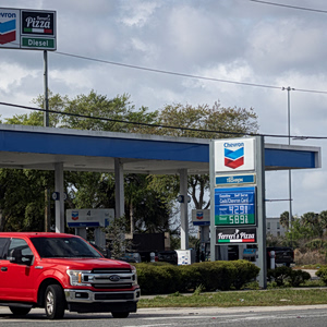 ΗΠΑ: Στο ζενίθ οι τιμές των καυσίμων – Πίεση για Τραμπ