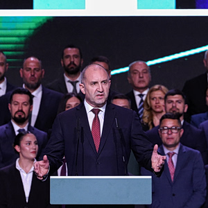 Βουλγαρία: Ψηφίζει την Κυριακή – Ο πρώην πρόεδρος Ράντεφ προηγείται στις δημοσκοπήσεις