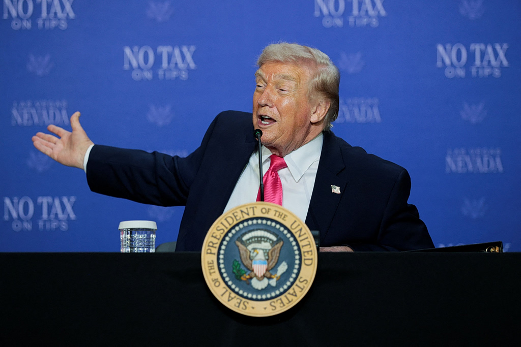 Τραμπ: Τώρα λέει ότι… τερμάτισε 10 πολέμους – Υπολογίζει Ιράν και Λίβανο