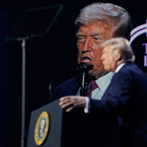 Τραμπ: Σε διαπραγματεύσεις με την εφορία των ΗΠΑ σε σχέση με αγωγή ύψους 10 δισ.