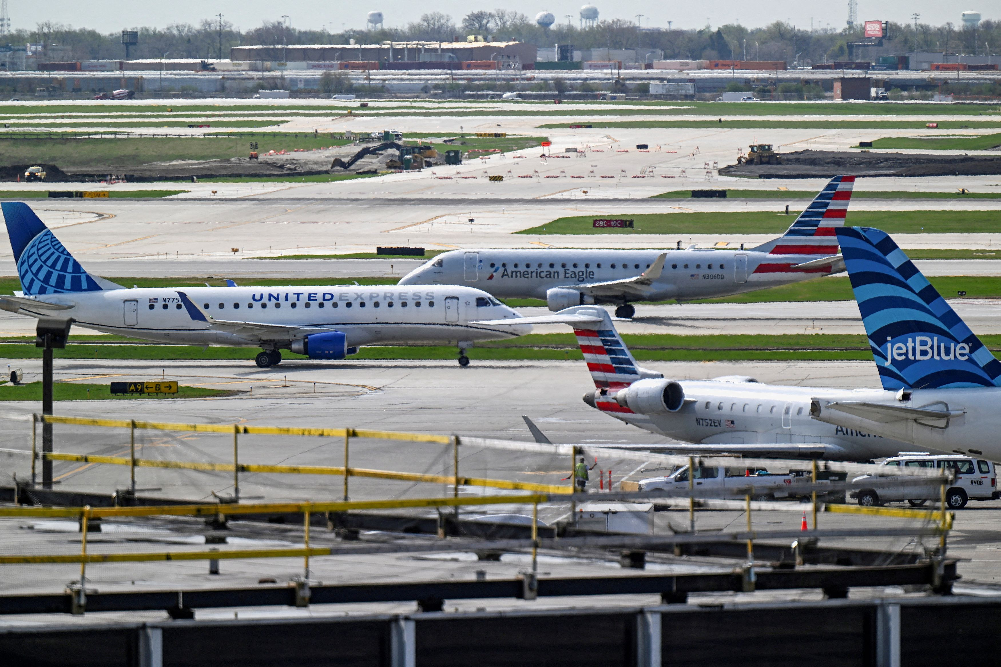 American Airlines: Απορρίπτει συζητήσεις συγχώνευσης με τη United