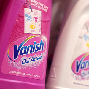 Reckitt: Πτώση εσόδων και αυξημένο κόστος «πιέζουν» τον κολοσσό των καταναλωτικών προϊόντων