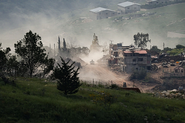 Στη Ρωσία έφτασε ο Αραγτσί, θα συναντηθεί με Πούτιν