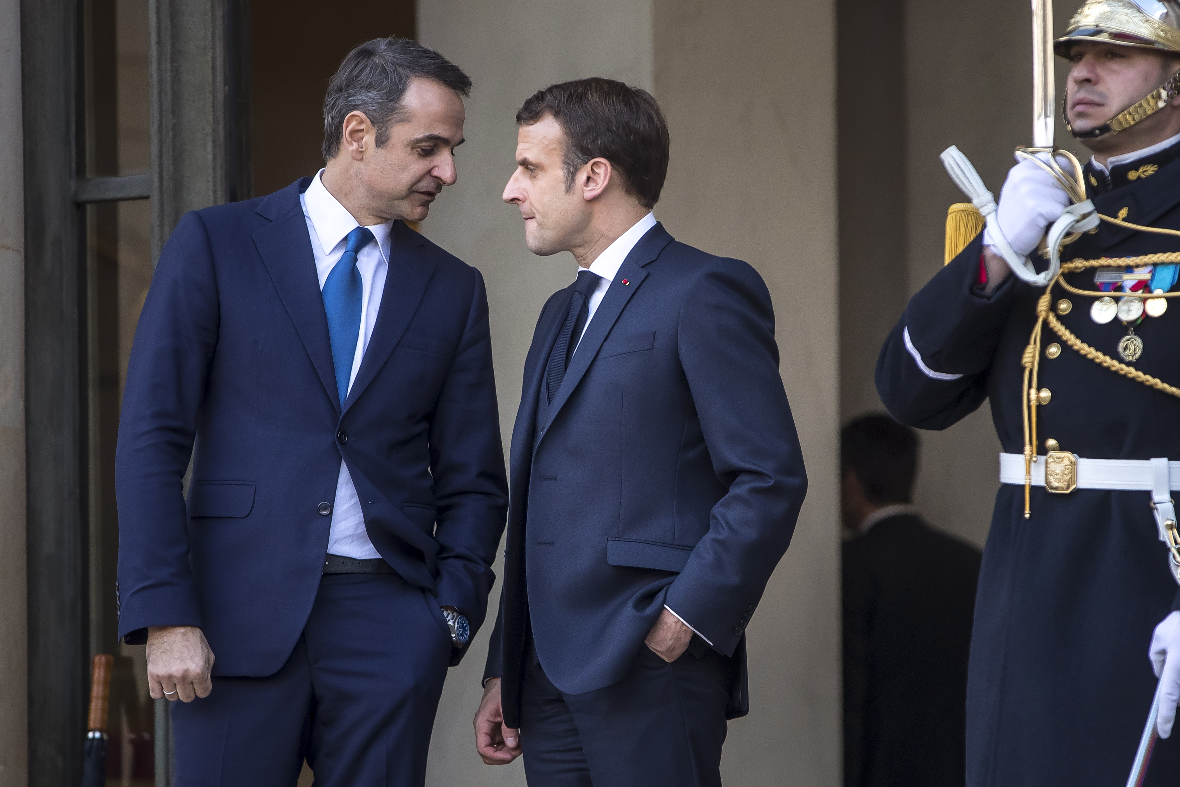 Μακρόν: Στην Αθήνα στις 24 και 25 Απριλίου – Νέα αμυντική συμφωνία Ελλάδας – Γαλλίας