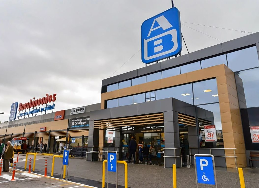 ΑΒ Βασιλόπουλος: Εξαγορά τριών καταστημάτων στη Σαντορίνη