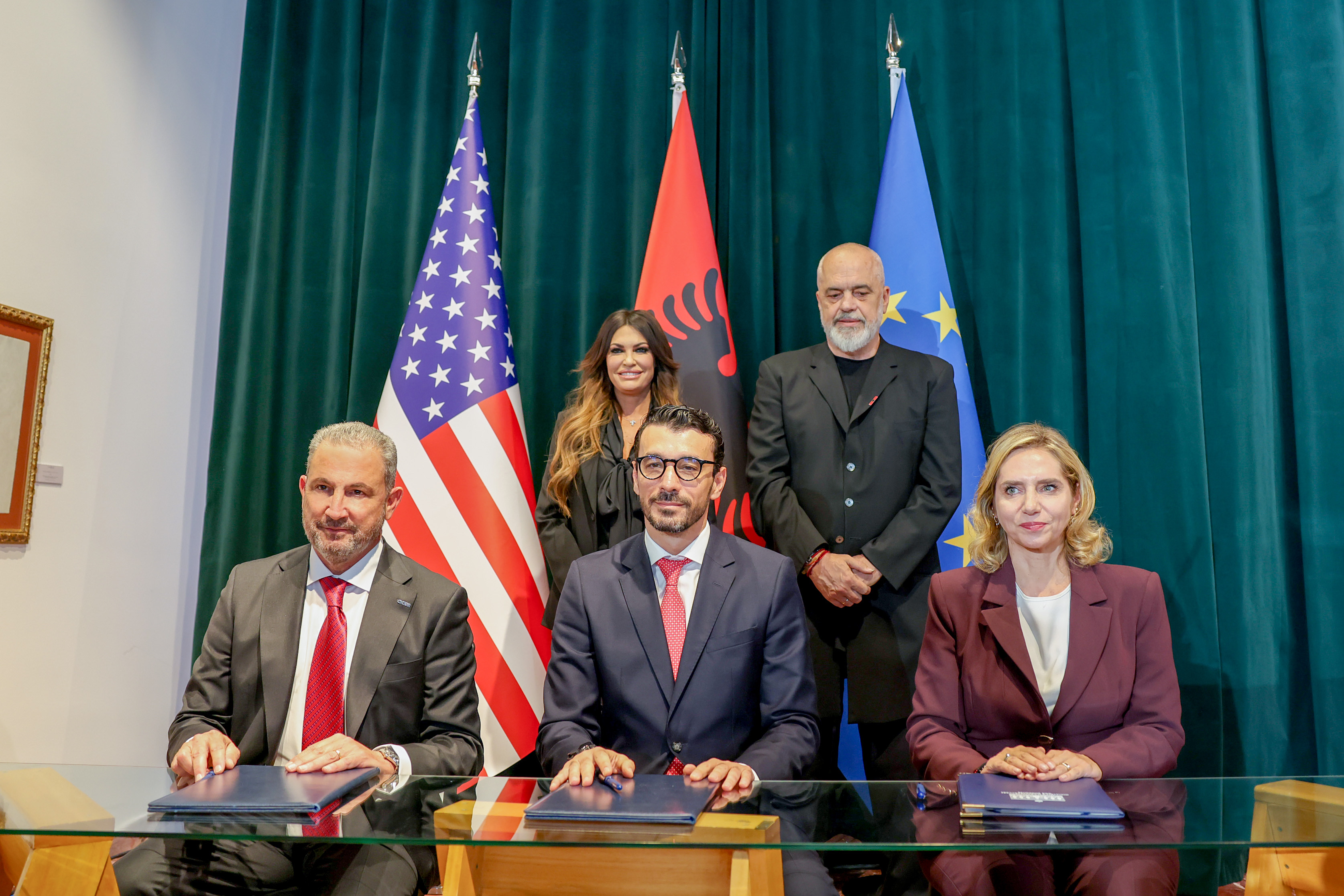 AKTOR: Διπλό deal για LNG και ηλεκτρικό ρεύμα στην Αλβανία