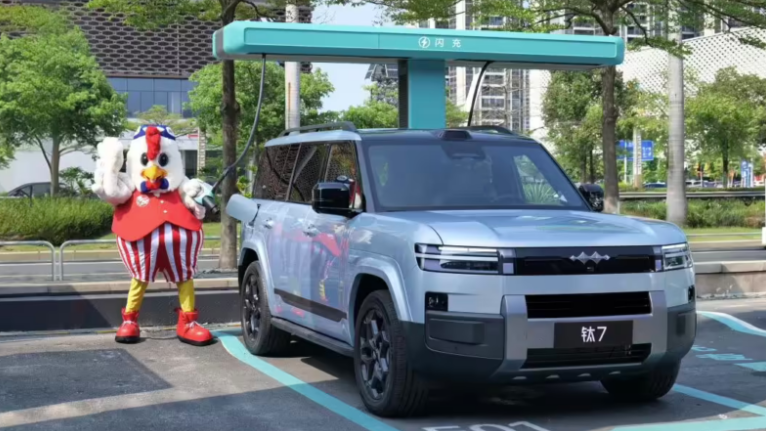 Κίνα: Συνεργασία BYD και KFC China για ταχυφόρτιση στα ταχυφαγεία