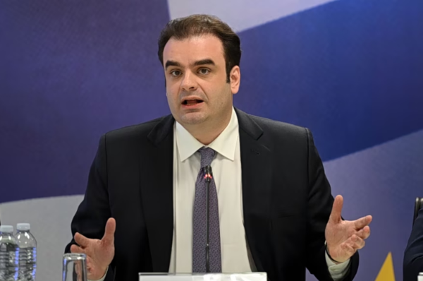 Κυριάκος Πιερρακάκης: Η Ελλάδα μειώνει το χρέος της και το καθιστά βιώσιμο