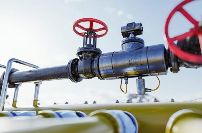 Πεσκόφ: Θα συνεχίσουμε να δίνουμε πετρέλαιο στην ΕΕ εάν μας περισσέψει