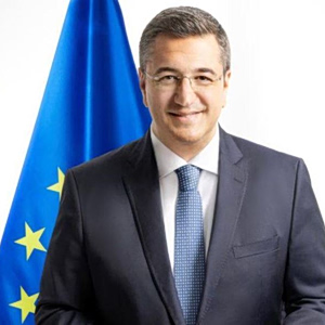 Ναυτιλία: Παράθυρο Τζιτζικώστα για αλλαγή πολιτικής από την Κομισιόν στην πράσινη μετάβαση