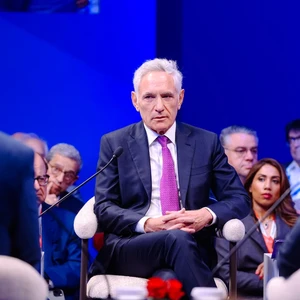 Delphi Economic Forum XI – Συνεργάτες του Τραμπ: Κοντά σε συμφωνία με το Ιράν – «Το MAGA παραμένει ισχυρό»