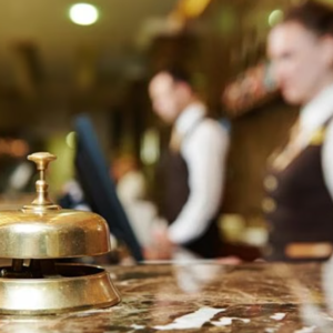 Ελληνικός τουρισμός: Mega deals εν μέσω πολέμου