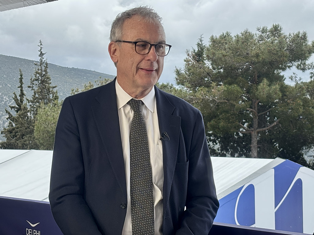 ΟΤ Delphi Economic Forum XI -Sir Simon Fraser: «Επανακαθορισμός σχέσεων με ΕΕ και ευρωπαϊκή αυτονομία εντός του ΝΑΤΟ»