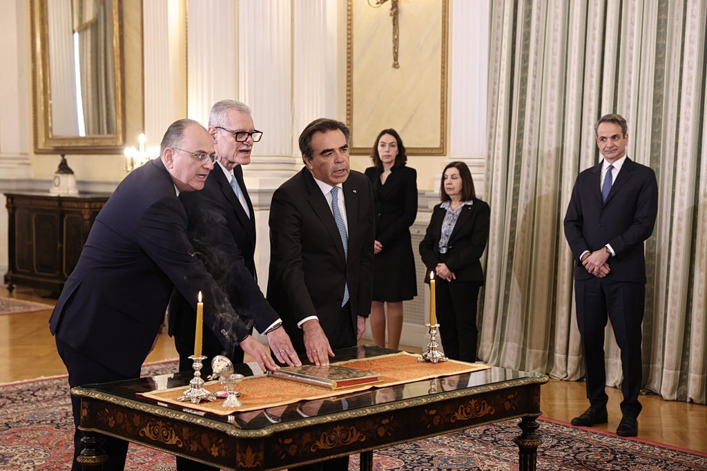 Ανασχηματισμός: Ορκίστηκαν τα νέα μέλη της κυβέρνησης στο Προεδρικό Μέγαρο