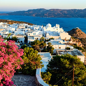 Μήλος: Φρένο σε πεντάστερο resort 14 κτιρίων