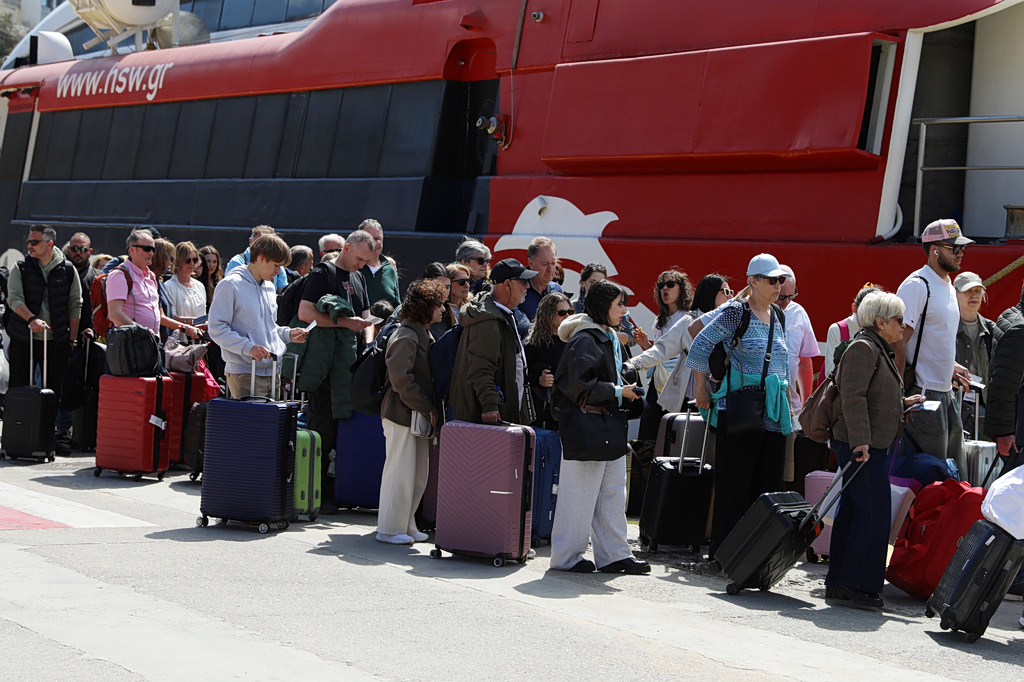 Πάσχα: Κορυφώνεται η μαζική έξοδος