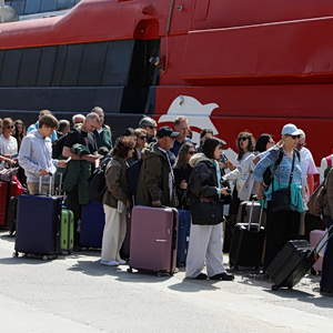 Πάσχα: Κορυφώνεται η μαζική έξοδος