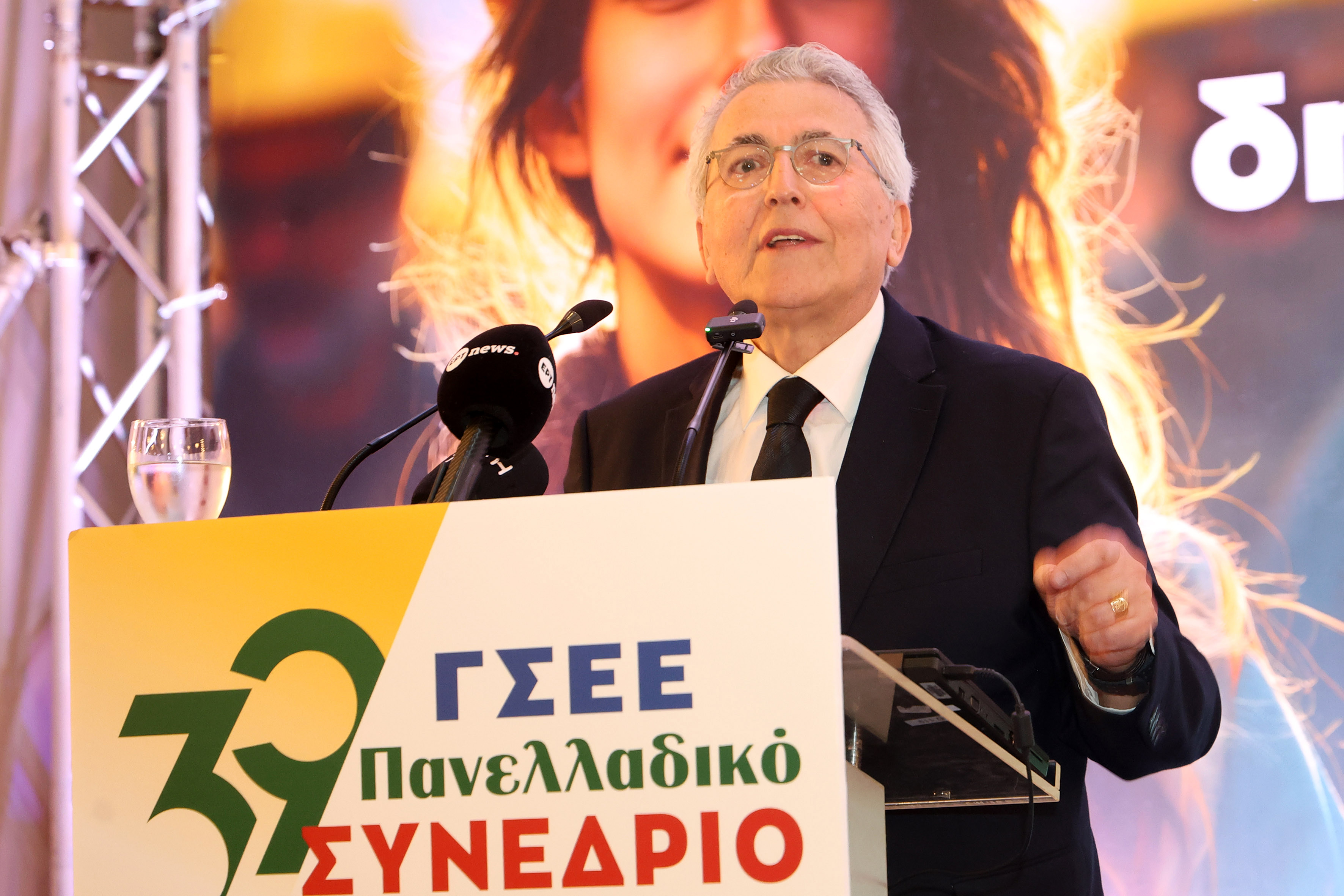 Συνέδριο ΓΣΕΕ: Κυρίαρχος ο Γ. Παναγόπουλος παρά τα προβλήματά του με τη Δικαιοσύνη
