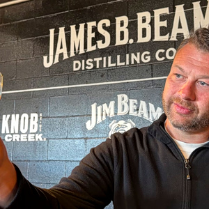 Μπέρμπον: Μείωση ζήτησης, οι δασμοί δε βοηθούν – Τα αποστακτήρια επεκτείνονται