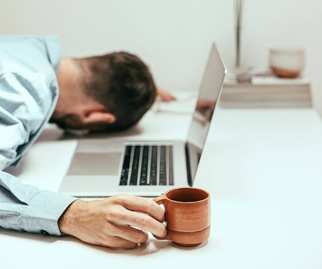 Εργασία: Σχεδόν 1 στους 2 άνδρες έχει βιώσει στρες, άγχος ή burnout το τελευταίο έτος