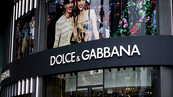 Dolce & Gabbana: Παραιτήθηκε από πρόεδρος ο Στέφανο Γκαμπάνα