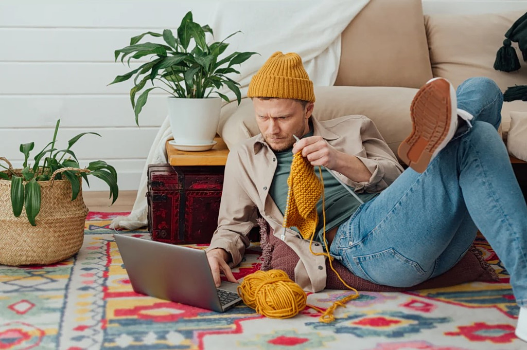 Gen Z: Πώς έφτασε να «αγκαλιάζει» τα χόμπι των boomers