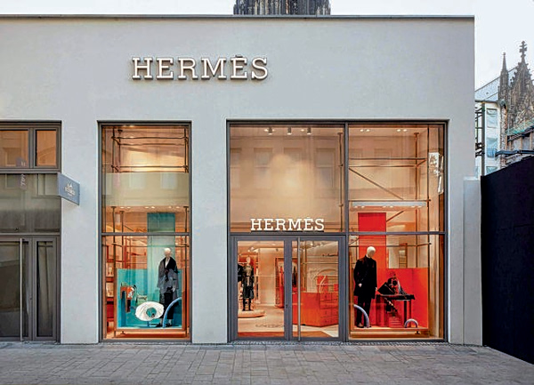 Πολυτέλεια: Πώς «διέλυσε» τις πωλήσεις ο πόλεμος στη Μέση Ανατολή