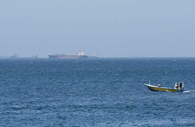 Στενά του Ορμούζ: Φλέγοντα ερωτήματα για την τοποθέτηση «διοδίων»
