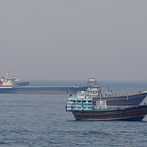 Στενά του Ορμούζ: Προσωρινή αύξηση κίνησης πλοίων αλλά μείωση μετά τις πρόσφατες επιθέσεις