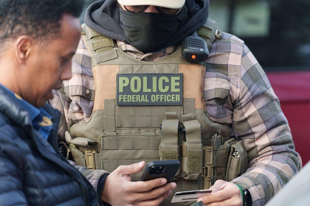 ICE: Ήθελε να χτίσει ένα νέο κέντρο κράτησης – Ποιοι της είπαν όχι;