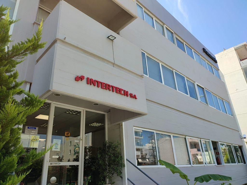 ΙΝΤΕΡΤΕΚ: Ζημίες 1,6 εκατ. ευρώ και μείωση πωλήσεων το 2025